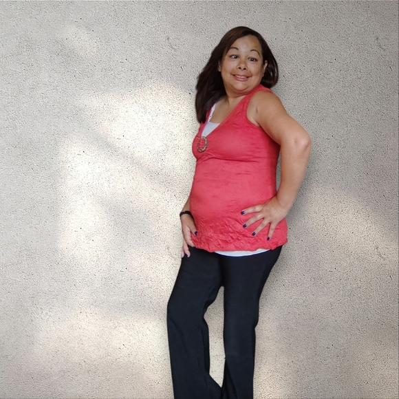 Elegant Coral Sleeveless Tank Top - Picture 3 of 8